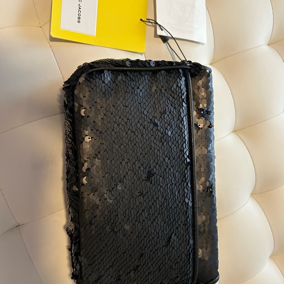 NEW in perfect condition Marc Jacob’s Black shoulder bag! - Picture 8 of 11